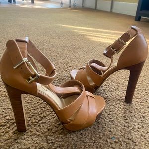 Jessica Simpson heels